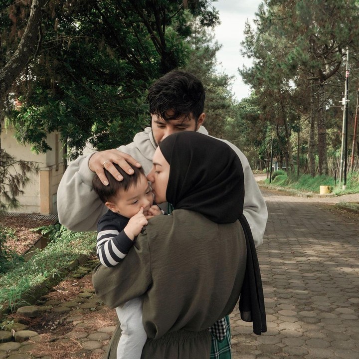 Iris Bella Hamil Anak Perempuan