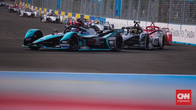 Ketua Organising Committee Formula E Jakarta 2023 Ananda Mikola menargetkan 50 ribu penonton menghadiri balapan mobil listrik itu pada 3-4 Juni mendatang.