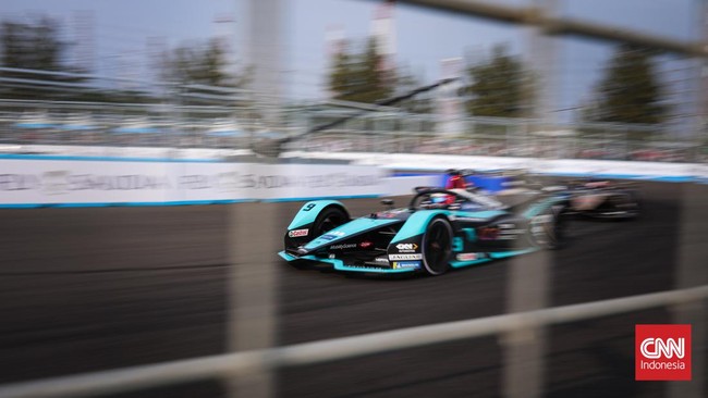 Pembalap Nissan e.Dams, Maximilian Gunther mengaku jatuh cinta dengan gelaran Formula E Jakarta.