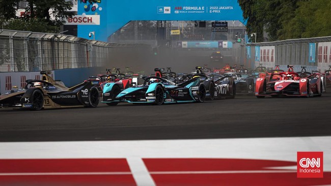 Pembalap Formula E tim Mercedes-EQ Nyck De Vries menganggap balapan Formula E Jakarta, Sabtu (4/6) sebagai ajang yang sukses besar.