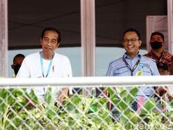 Melihat Momen-momen Kompak Anies dan Jokowi di Formula E