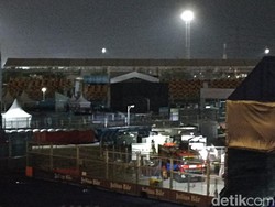 Lampu Panggung Formula E Padam, Mobil Pemadam Kebakaran Bersiaga