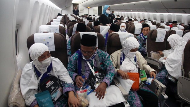 Kemenag mengimbau kepada para jemaah untuk meminimalisir dan mengantisipasi penyebaran virus corona (Covid-19) ketika tiba di Indonesia.
