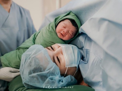 7 Potret Eriska Rein Melahirkan Anak Kedua di Hari Ulang Tahunnya, Jadi Kado Terindah