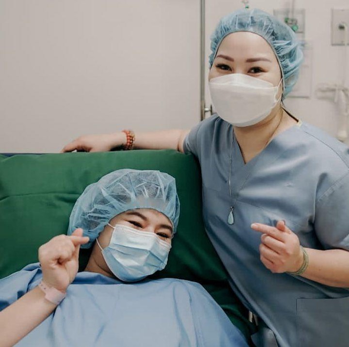 <p>Eriska mengatakan bahwa perlasinannya berjalan dengan lancar. Ia dan Mikhaila pun dalam keadaan sehat. (Foto: Instagram: @eriskarein)</p>