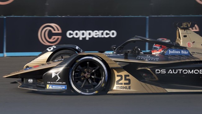 Jean Eric Vergne bakal menempati posisi start terdepan dalam balapan Formula E Jakarta 2022 setelah memenangi sesi kualifikasi.