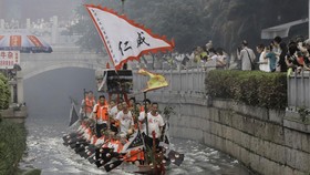 FOTO: Lomba Perahu Naga Digelar Lagi di China Selatan