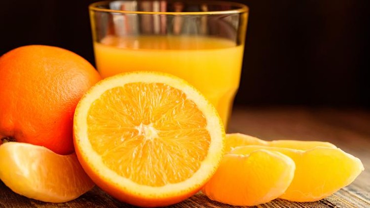 Jus jeruk Jus jeruk dapat memberikan manfaat sehat hingga efek panjang umur