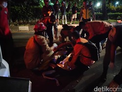 Kesaksian Warga soal Pemotor Tewas Ditabrak Mobil di MERR-Motor Terbakar