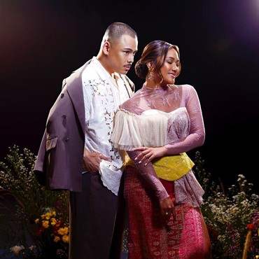 Lirik Lagu Jatuh Cinta (OST. Keluarga Cemara 2) - Marion Jola & Teza Sumendra