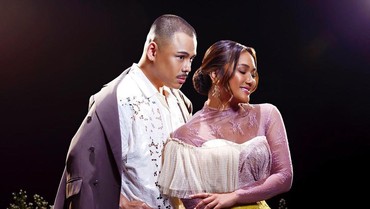 img-title Lirik Lagu Jatuh Cinta (OST. Keluarga Cemara 2) - Marion Jola & Teza Sumendra