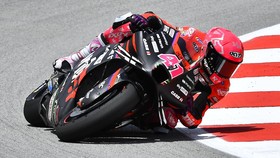 Espargaro Liburan dengan Gembira Usai Menggila di MotoGP Belanda