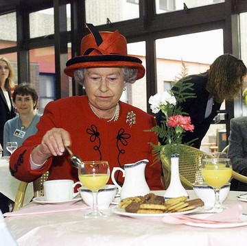 Bocoran dari Mantan Koki Kerajaan, Ini 5 Fakta Unik Kebiasaan Makan Ratu Elizabeth II yang Jarang Orang Tahu!