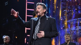 Mantan Bassist dan Pendiri Bon Jovi, Alec John Such Meninggal Dunia