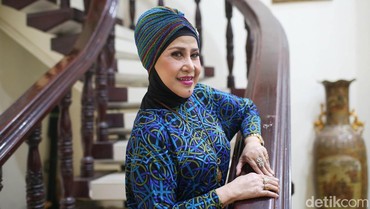 img-title Lirik Lagu Sekuntum Mawar Merah - Elvy Sukaesih