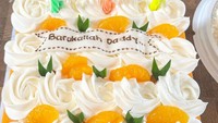 <p>Acara ulang tahun Fadli dan Fadlan juga tak luput dari berbagai sajian istimewa termasuk kue ulang tahun. (Foto: Instagram @lyravirna)</p>
