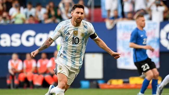 Lionel Messi menggila dengan mencetak lima gol dalam kemenangan Argentina atas Estonia, 5-0, pada pertandingan uji coba, Senin (6/6) dini hari WIB.