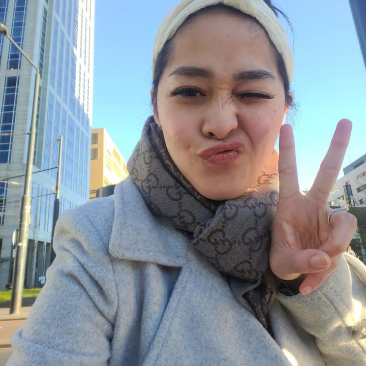 <p>Setelah bercerai dan menikah dengan pria bule bernama Jeffry, kini kehidupan Gracia Indri kembali tampak bahagia, Bunda. (Foto: Instagram @graciaz14)<br /><br /><br /></p>