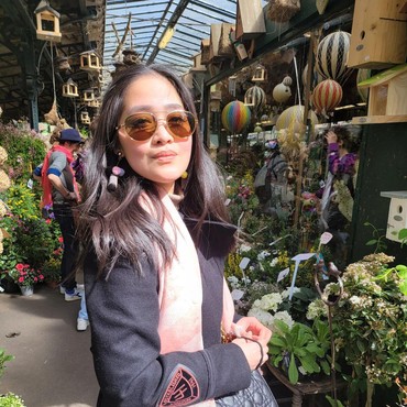 Diduga Beda Agama, Kakak Ipar Bule Gracia Indri Kini Mualaf & Berhijab