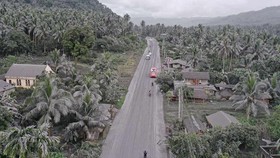 FOTO: Situasi Horor Erupsi Gunung Bulusan Filipina