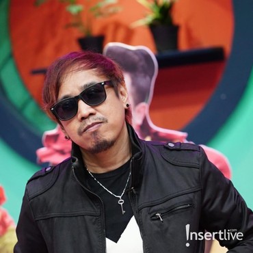 Kacamata Hitamnya Ditawar Rp80 Juta, Ian Kasela: Tak Sebanding Sejarahnya