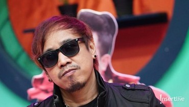 Kacamata Hitamnya Ditawar Rp80 Juta, Ian Kasela: Tak Sebanding Sejarahnya