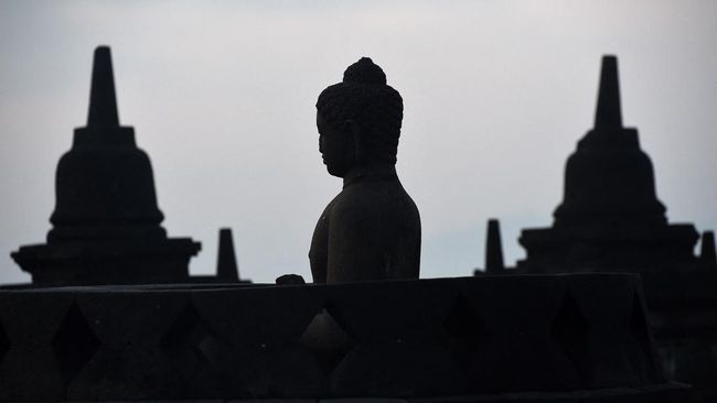 Direktur Utama PT TWC Edy Setijono berharap hanya pengunjung yang benar-benar punya kepentingan yang bisa naik ke Candi Borobudur.