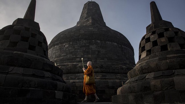 KSP mengklaim pemerintah hendak membatasi jumlah pengunjung demi menjaga kondisi candi yang dilaporkan semakin turun posisinya karena kelebihan beban.