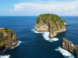 Intip Pesona Gili Penyu dari TWA Gunung Tunak Dekat Mandalika