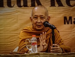 Tiket Mendaki Borobudur Rp 750 Ribu, Bagaimana Umat Buddha Beribadah?