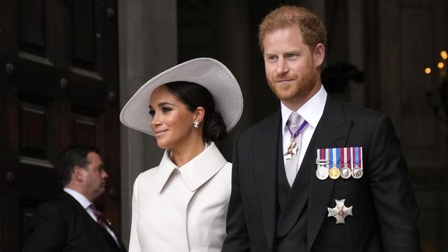 Oprah Winfrey memberikan pendapatnya tentang kemungkinan Pangeran Harry dan Meghan Markle bakal menghadiri penobatan Raja Charles III.