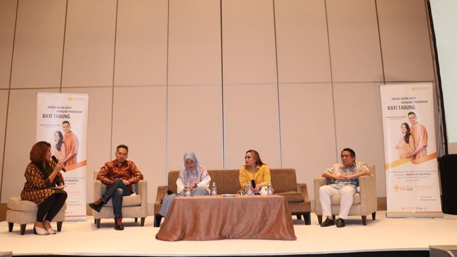 Morula IVF Indonesia menggelar talkshow bertajuk 'Mengejar Dua Garis' bersama dokter ahli untuk memberi edukasi kepada pasutri seputar program kehamilan.