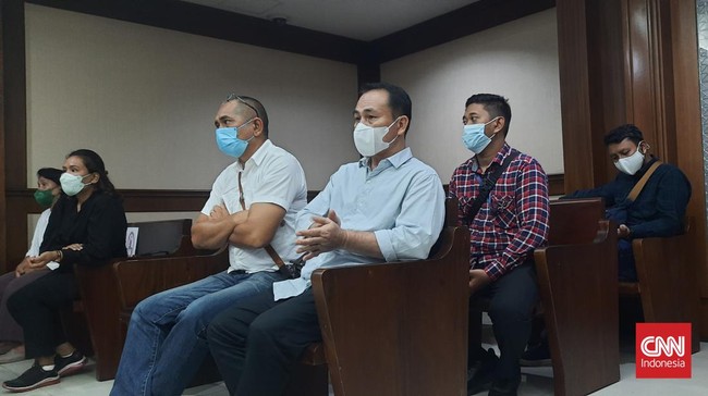 Direktur CV Nizhami Muara Perangin Angin, dituntut JPU KPK 2 tahun 6 bulan penjara dalam kasus suap terhadap Terbit Perangin Angin.