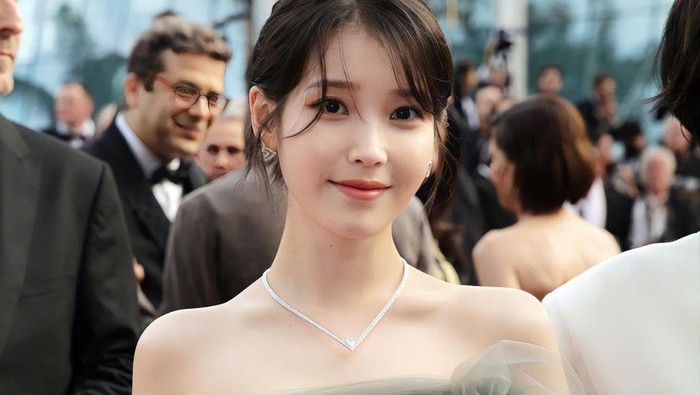 Anggun dan Cantik, Simak Kandidat Gaun IU untuk Menghadiri Cannes Film Festival 2022