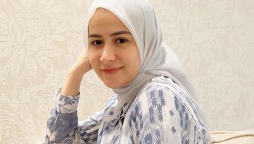 Mualaf Usai Lihat Orang Salat, Rina Diana Ubah Penampilan secara Drastis
