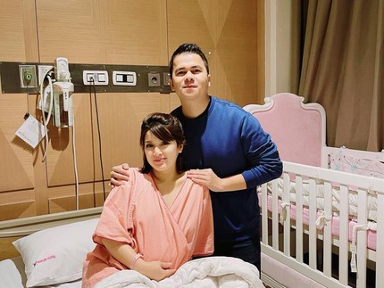 7 Trik Menyusui bila Si Kecil Sering Terbangun Tengah Malam seperti Bayi Rosiana Dewi