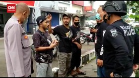 VIDEO: Polisi Amankan 8 Debt Collector Gadungan Di Cengkareng