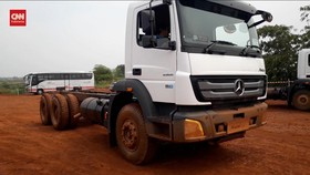 VIDEO: 'Digoyang' Truk Axor 2528 CX di Jalur Offroad