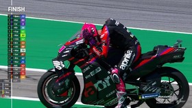 VIDEO: MotoGP Catalunya Nan Dramatis, Espargaro dan Nakagami Tragis