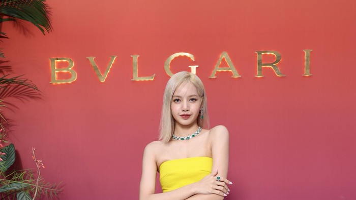 Gaya Selebriti Korea Kenakan Busana dari Label Pinkong, Ada Lisa BLACKPINK dan Song Hye-Kyo! Gaya Selebriti Korea Kenakan Busana dari Label Pinkong, Ada Lisa BLACKPINK dan Song Hye-Kyo!