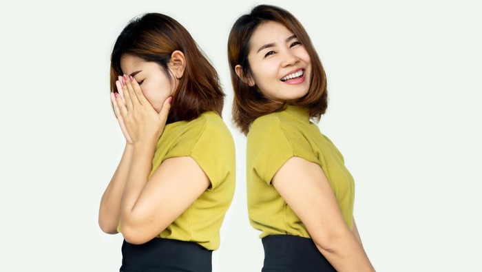 Ini 5 Alasan Seseorang Suka Pura-pura Bahagia, Salah Satunya Takut Terlihat Lemah Ini 5 Alasan Seseorang Suka Pura-pura Bahagia, Salah Satunya Takut Terlihat Lemah