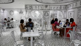FOTO: Masuk ke Dunia Makanan Komik