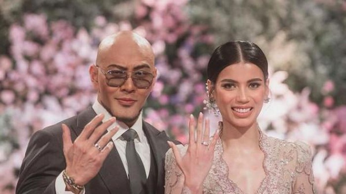 Deddy Corbuzier dan Sabrina Chairunnisa menikah.