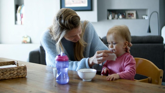 Ilustrasi babysitter dan anak yang diasuh/ Foto: pexels.com/Kampus Production