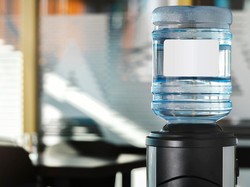 Risiko Masalah Sampah di Balik Rencana Label BPA di Galon Air