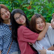 Banyak yang Bilang 'Semakin Tua Semakin Sedikit Teman', Benarkah? Apa Penyebabnya?