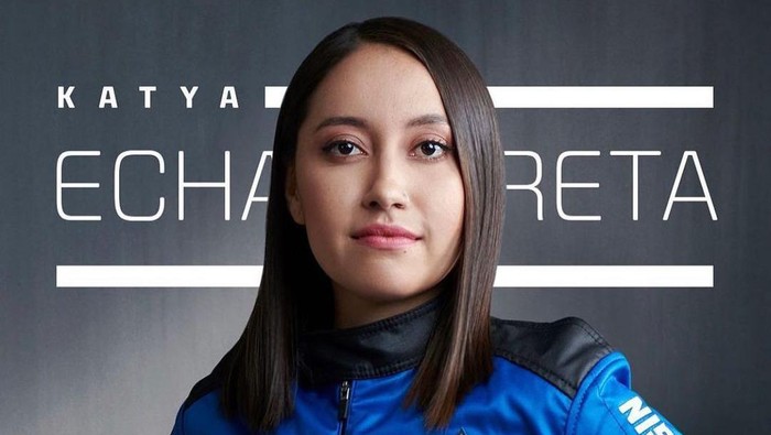 Dulu Jadi Pegawai McDonald, Kini Perempuan Ini Berhasil Terbang ke Luar Angkasa!