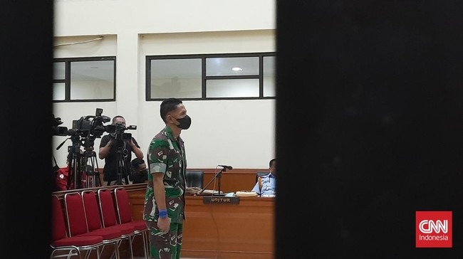 Terdakwa kasus dugaan pembunuhan berencana sejoli Nagreg, Jawa Barat Handi dan Salsabila, Kolonel TNI Priyanto divonis penjara seumur hidup.