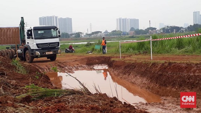 Mercedes-Benz Axor merupakan truk yang dirakit di pabrik Wanaherang, Bogor, Jawa Barat.
