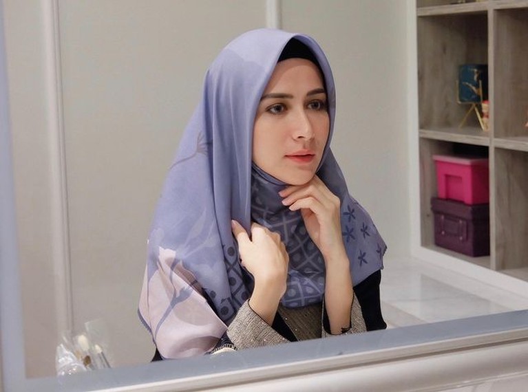 Penampilan Rina Diana Berhijab Penampilan Rina Diana Berhijab